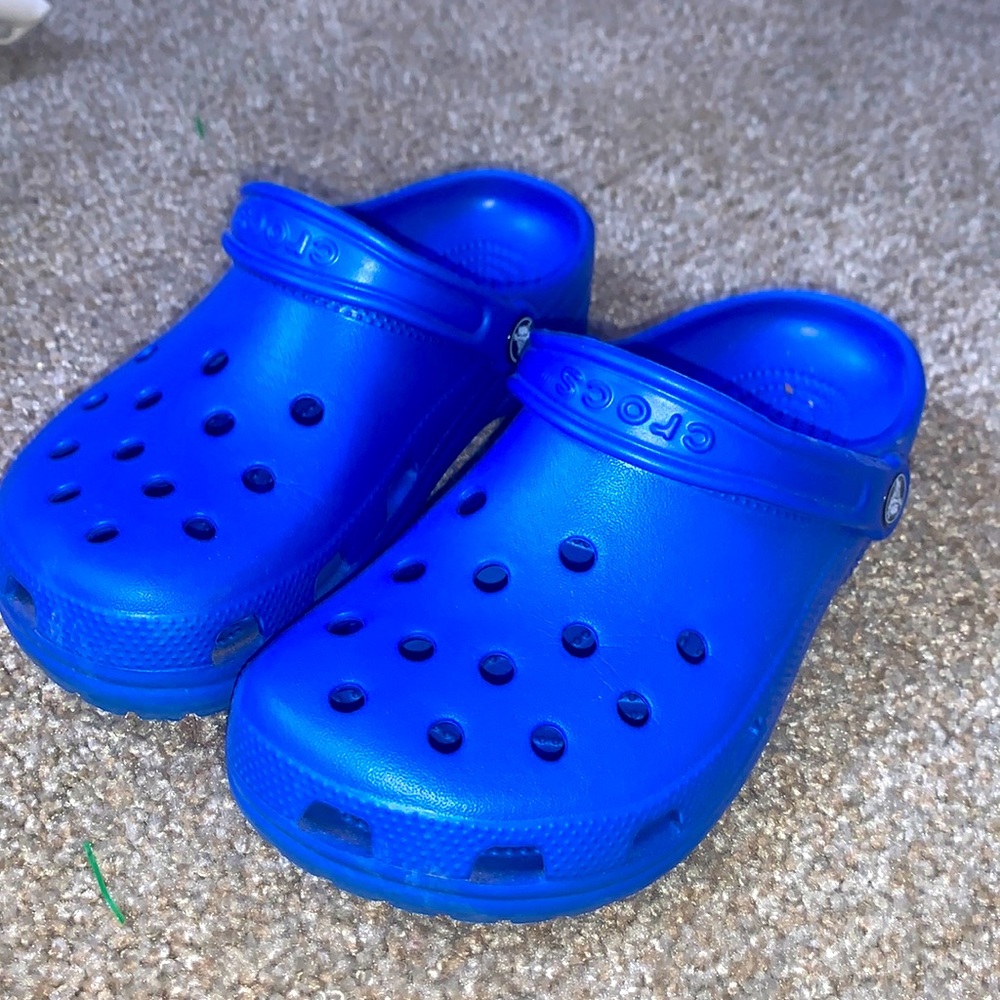 crocs
